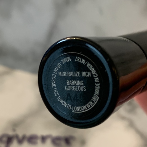 NWOB Barking Gorgeous MAC Mineralized Rich Lipstick Limited Edition